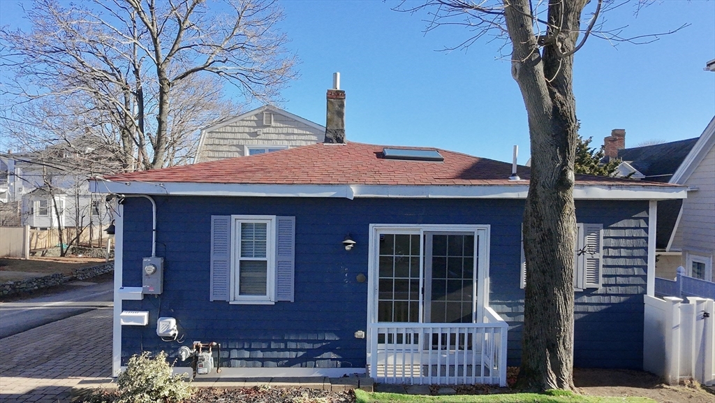 22 Sherman Avenue Nahant, MA 01908 - Photo 3 of 25