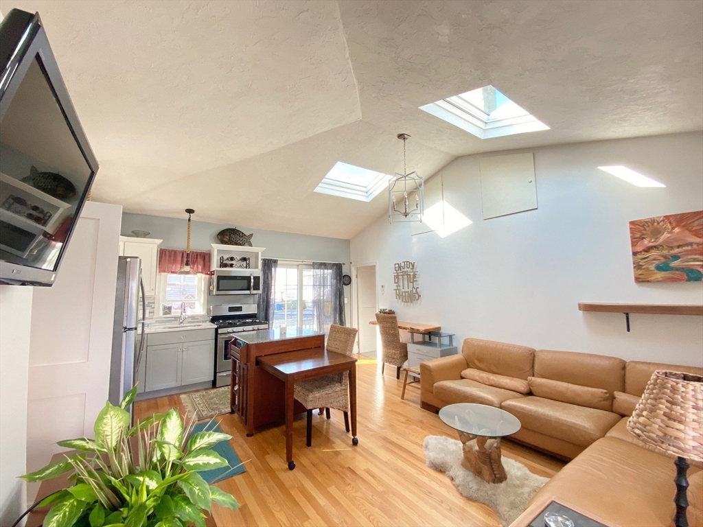 22 Sherman Avenue Nahant, MA 01908 - Photo 4 of 25