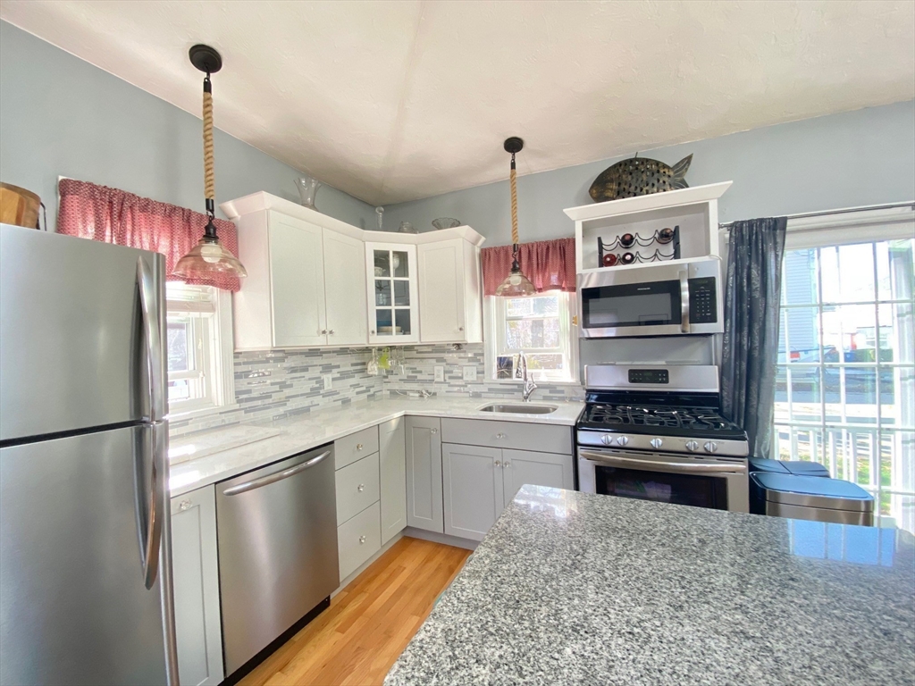 22 Sherman Avenue Nahant, MA 01908 - Photo 6 of 25