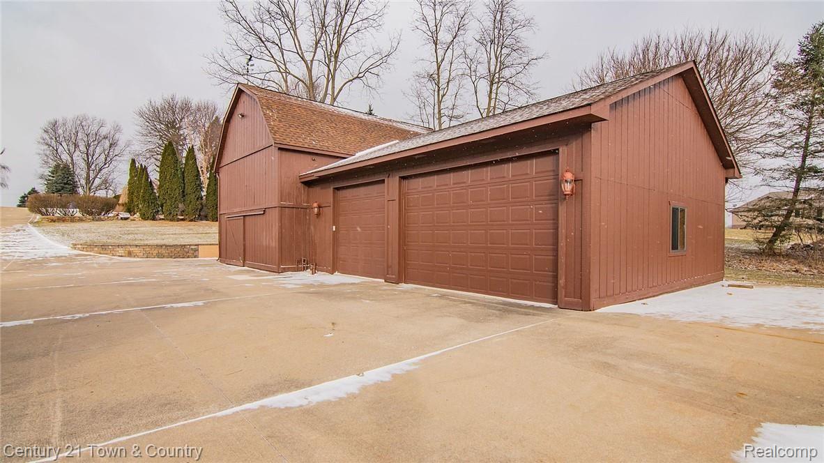 985 South Baldwin Road Oxford, MI 48371 - Photo 16 of 91 014219010560_16.jpg