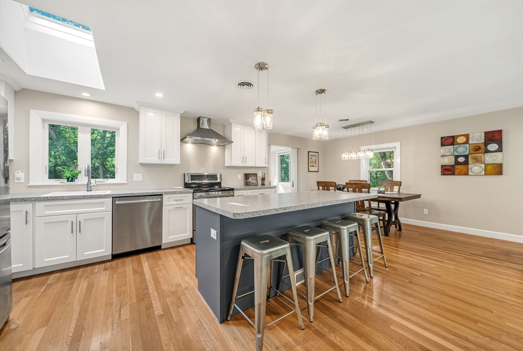 89 Rolling Lane Needham, MA 02492 - Photo 11 of 33