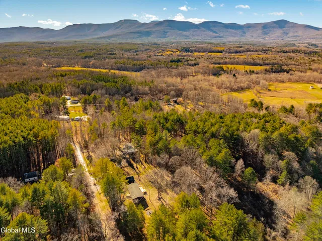 $299,900 | 209 Circle Drive, Cairo, NY 12413