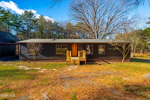 $299,900 | 209 Circle Drive, Cairo, NY 12413