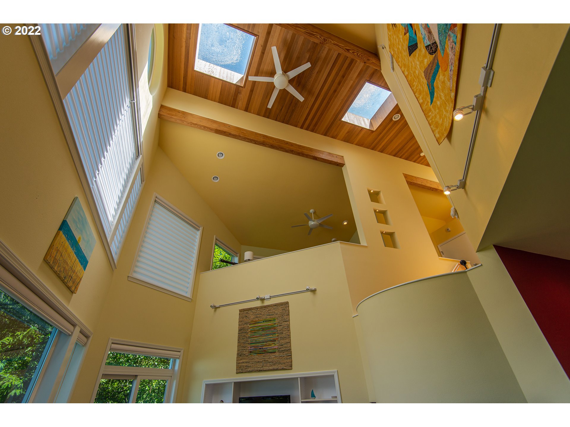 230 Crestview Drive Yachats, OR 97498 - Photo 8 of 31 a view of an entryway