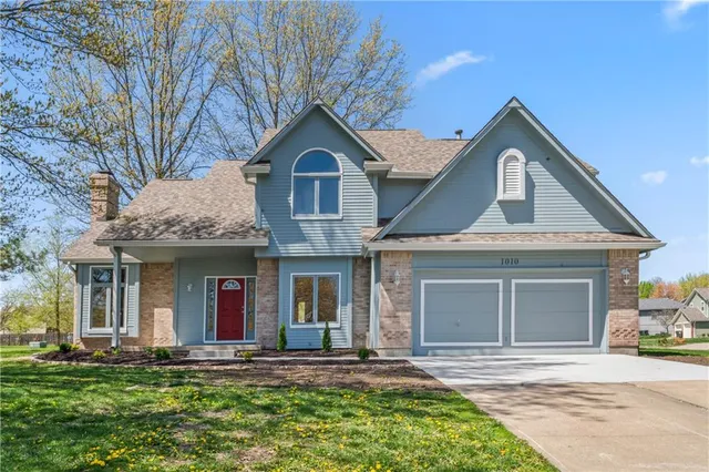 $434,900 | 1010 Southwest Cross Creek Drive, Grain Valley, MO 64029