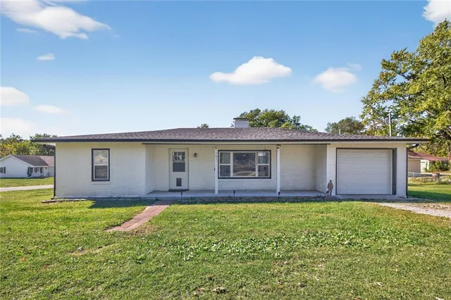 $199,000 | 701 North Cherry Street, Cameron, MO 64429