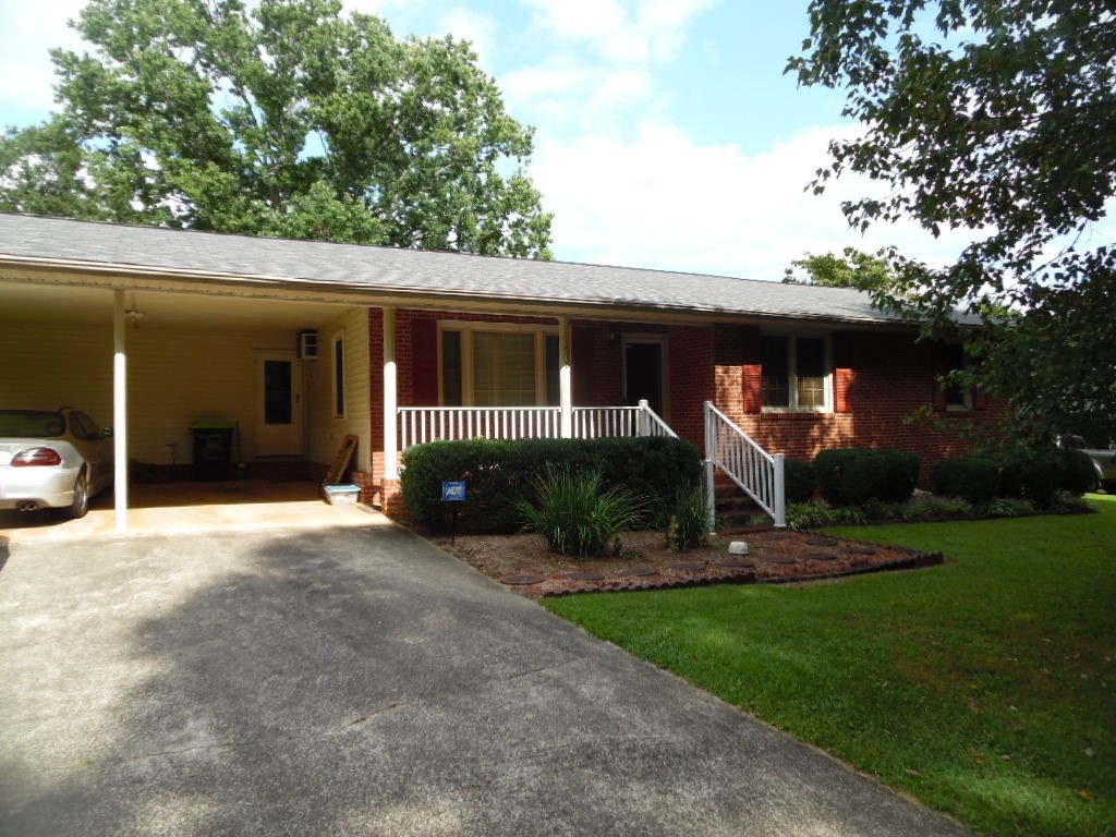 718 North Fishtrap Road Easley, SC 29640 - Photo 2 of 20