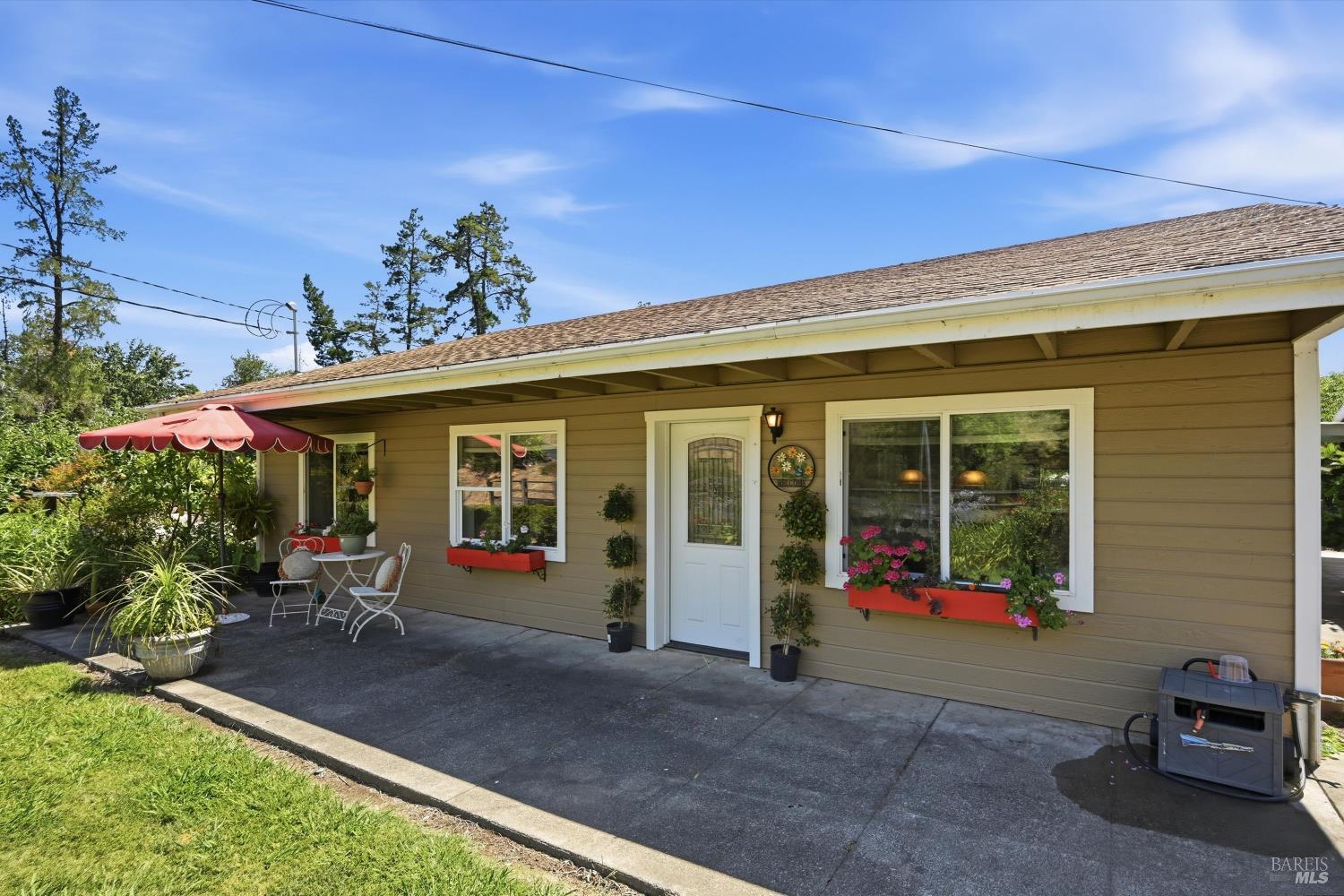26069 River Road Cloverdale, CA 95425 - Photo 11 of 33