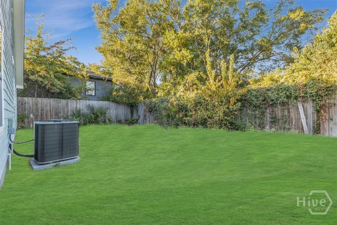 22 West 61st Street Savannah, GA 31405 - Photo 36 of 38