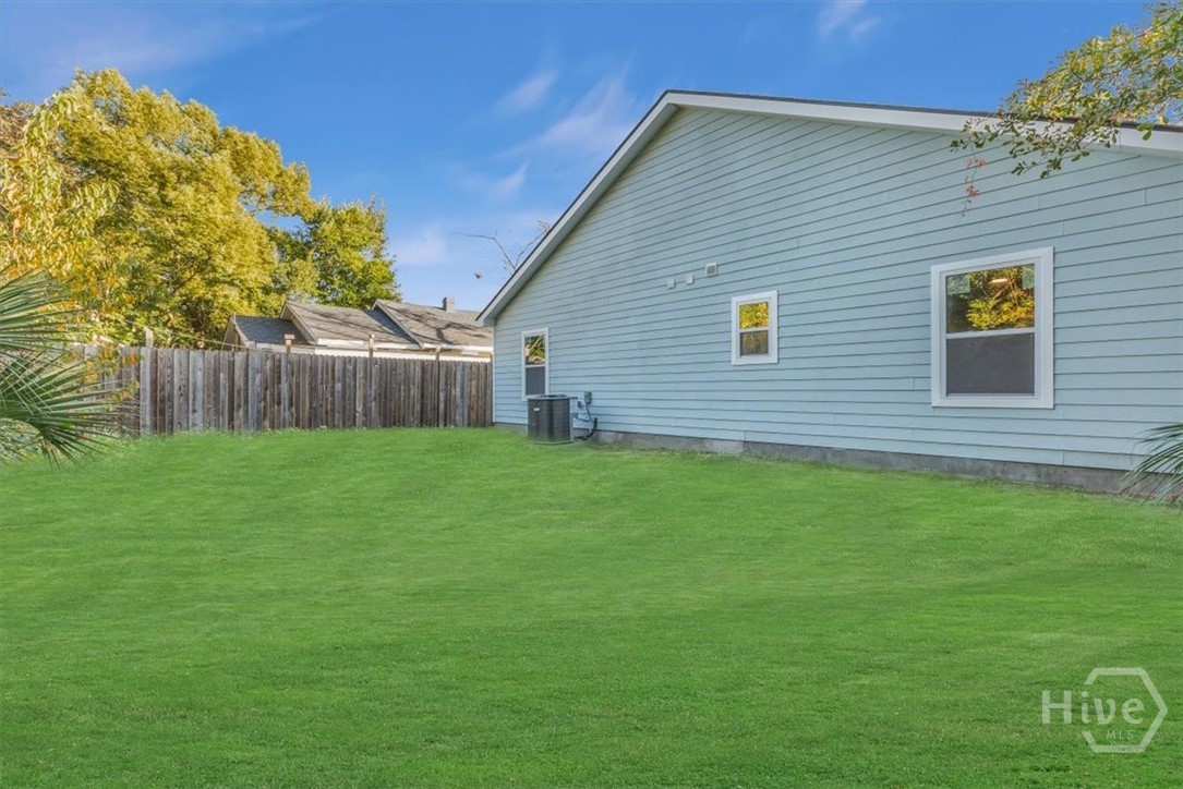 22 West 61st Street Savannah, GA 31405 - Photo 37 of 38