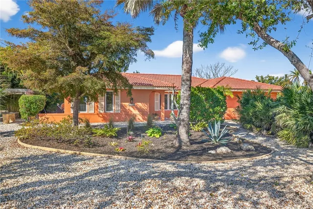 $929,000 | 1065 Fish Crow Road, Sanibel, FL 33957