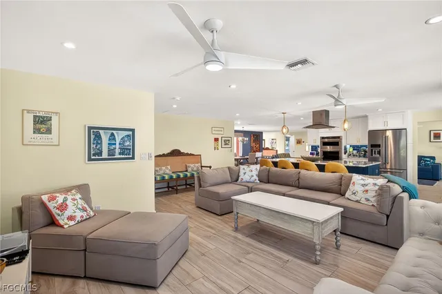 $929,000 | 1065 Fish Crow Road, Sanibel, FL 33957