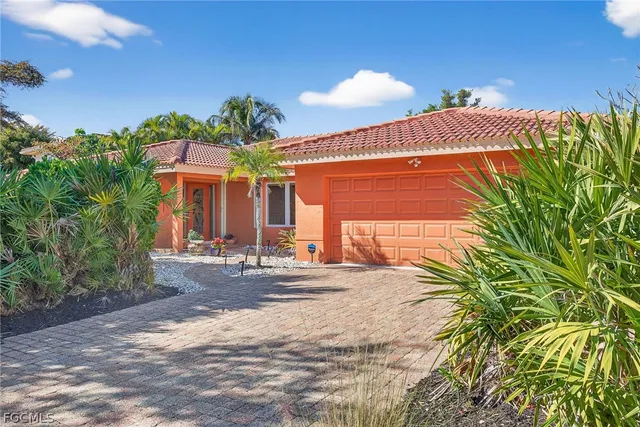 $929,000 | 1065 Fish Crow Road, Sanibel, FL 33957
