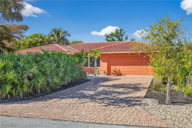 $929,000 | 1065 Fish Crow Road, Sanibel, FL 33957