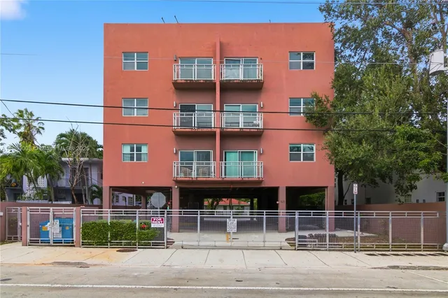 $2,300 | 529 Northeast 62nd Street, Unit 401, Miami, FL 33138
