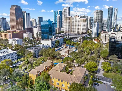 $638,000 | 506 Southeast 7th Street, Unit 304, Fort Lauderdale, FL 33301