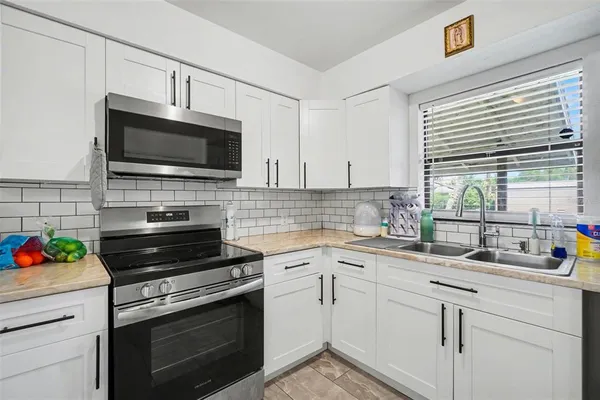 $350,000 | 2208 Iris Way, Fort Myers, FL 33905