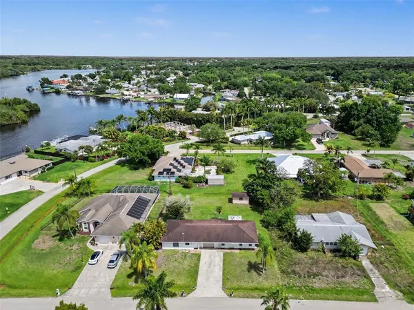 $350,000 | 2208 Iris Way, Fort Myers, FL 33905