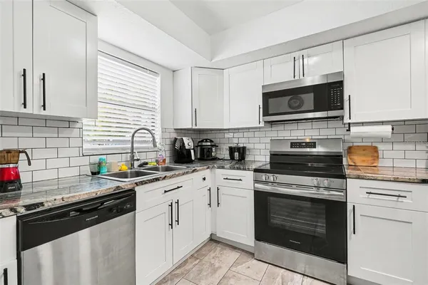 $350,000 | 2208 Iris Way, Fort Myers, FL 33905