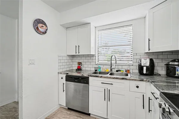 $350,000 | 2208 Iris Way, Fort Myers, FL 33905