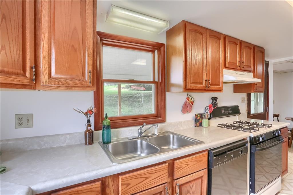 116 Matthews Spur Road Eighty Four, PA 15330 - Photo 11 of 25