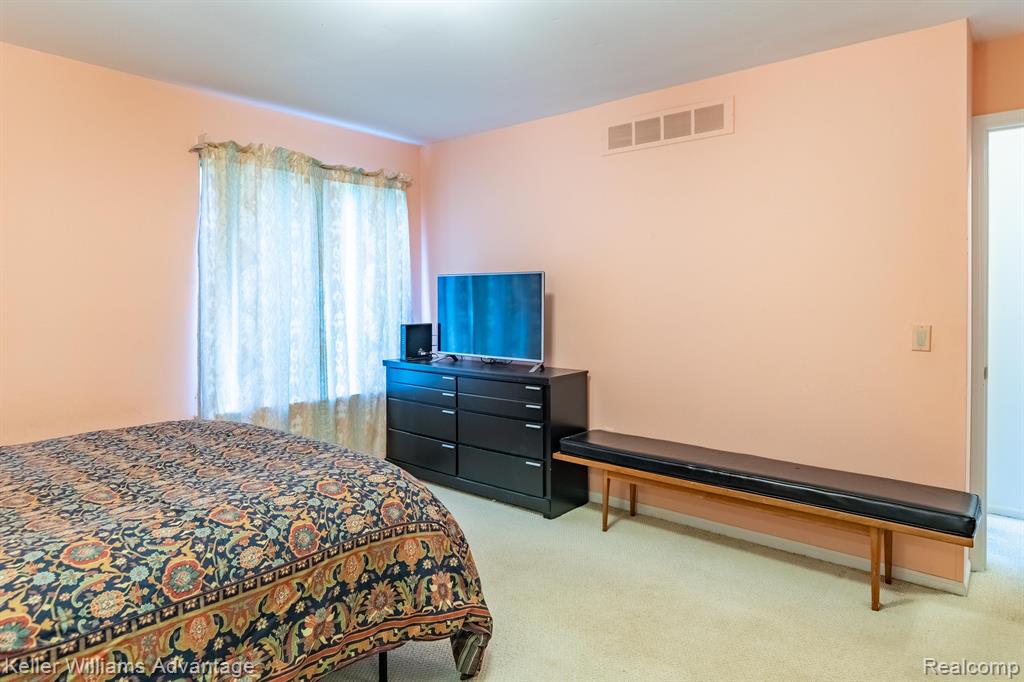 27730 Evergreen Road Lathrup Village, MI 48076 - Photo 22 of 31
