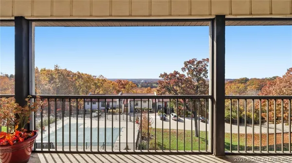 $180,000 | 65 Laguna Drive, Unit 3C761, Lake Ozark, MO 65049