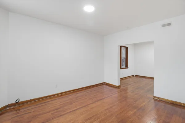 $595,900 | 1633 West 38th Street, Chicago, IL 60609