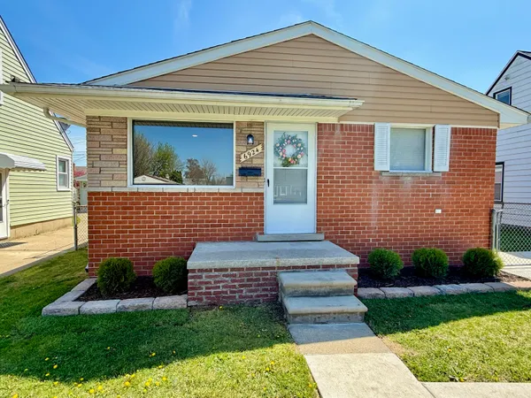 $230,000 | 6924 Belton Street, Garden City, MI 48135