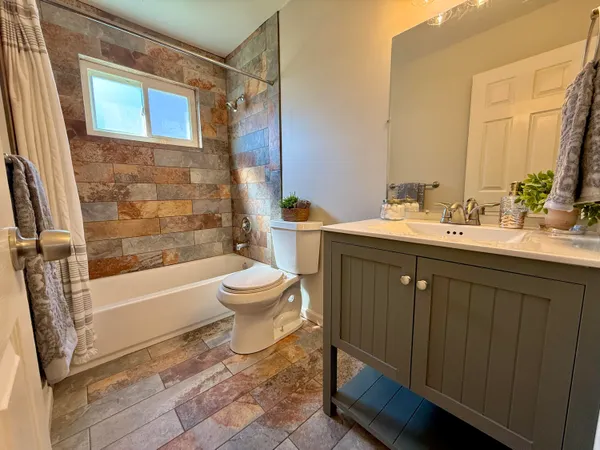 $230,000 | 6924 Belton Street, Garden City, MI 48135