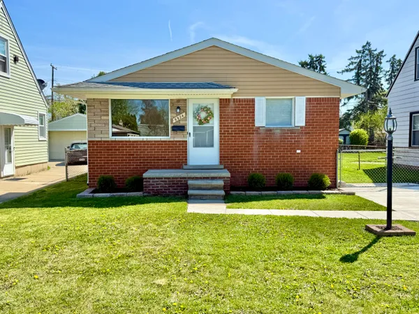 $230,000 | 6924 Belton Street, Garden City, MI 48135