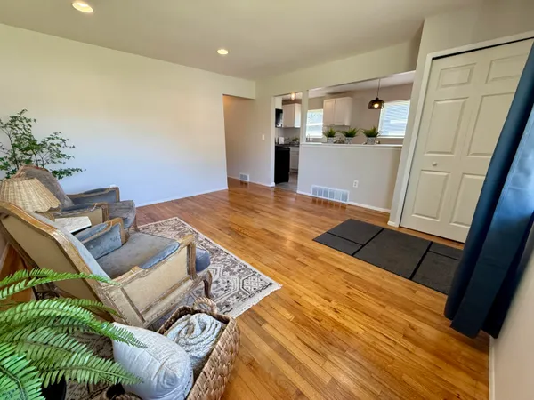 $230,000 | 6924 Belton Street, Garden City, MI 48135