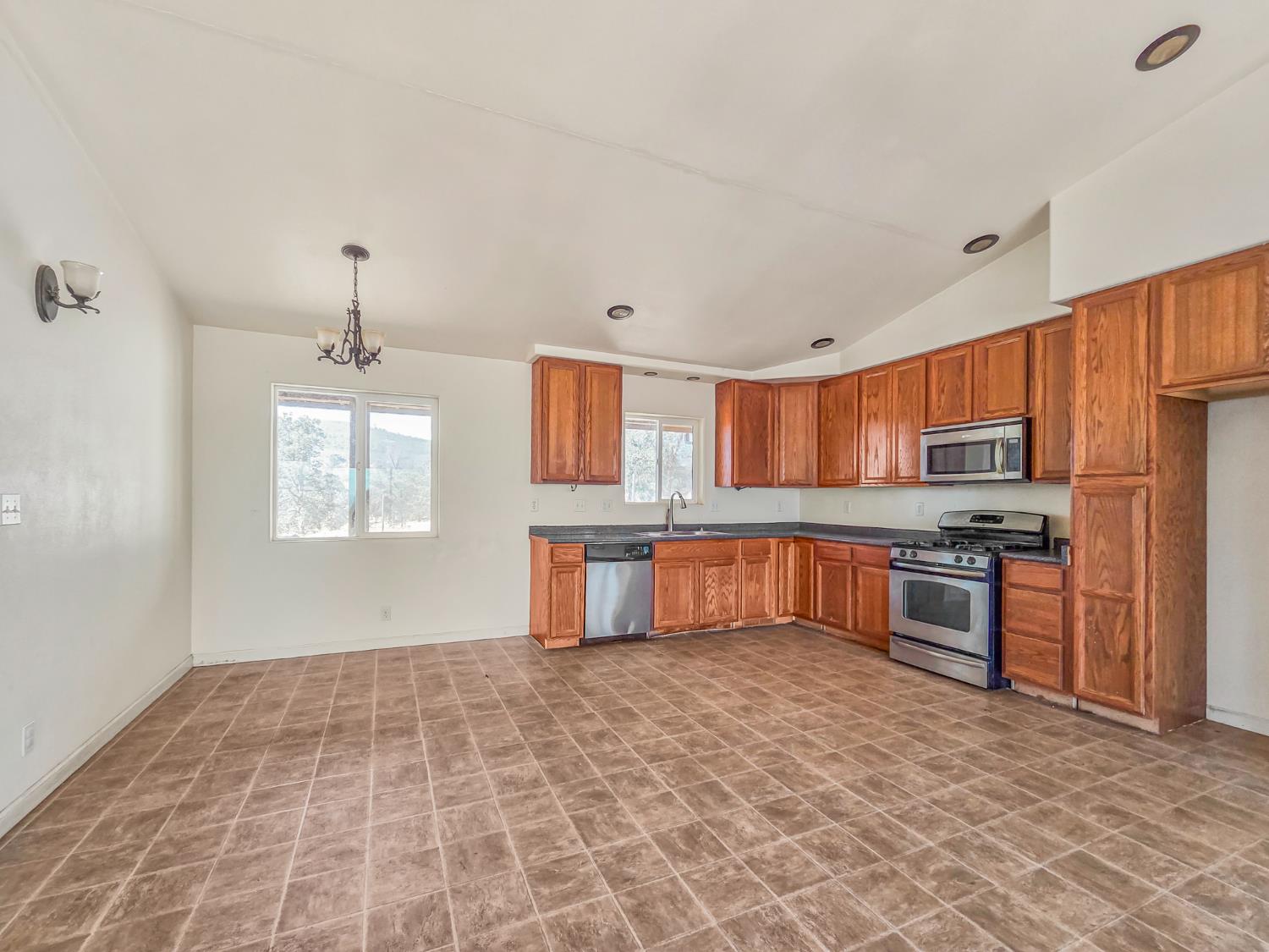 4745 Bear Valley Road Mariposa, CA 95338 - Photo 6 of 17 Gallery Image 6