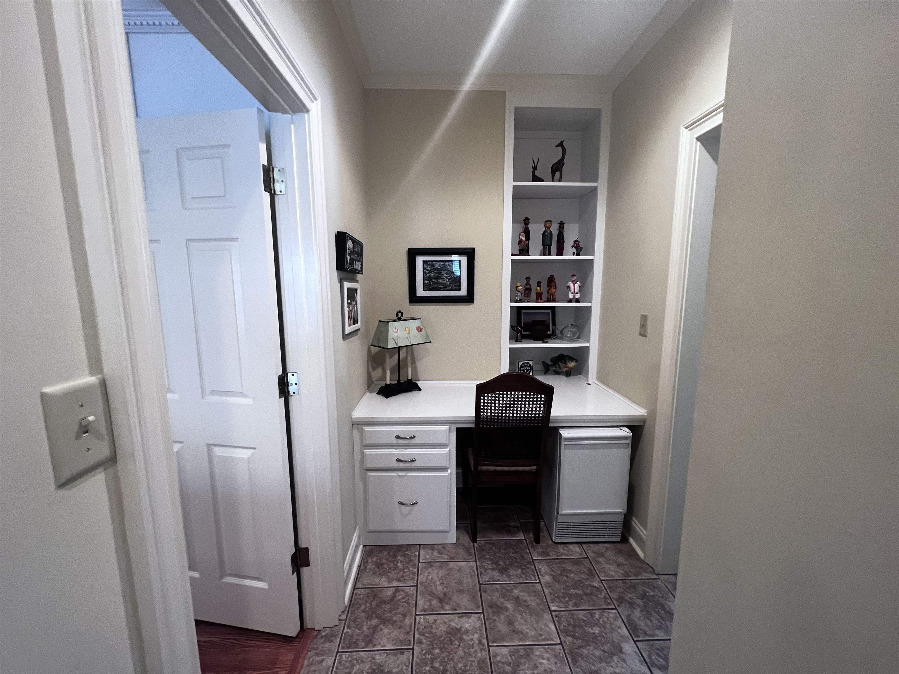 16 Jennifer Junction Iuka, MS 38852 - Photo 26 of 36 a workspace with cabinets