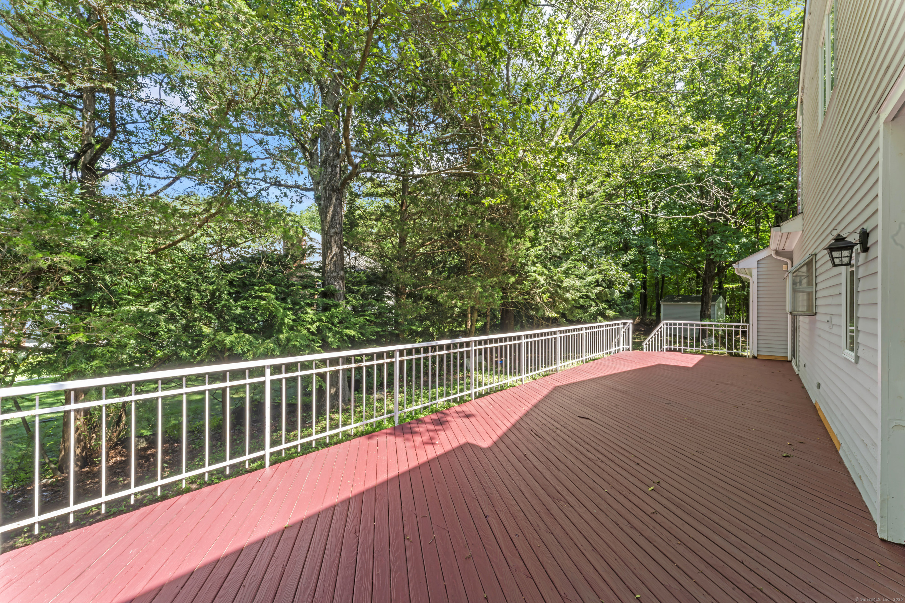 501 Woodbine Road Stamford, CT 06903 - Photo 16 of 37