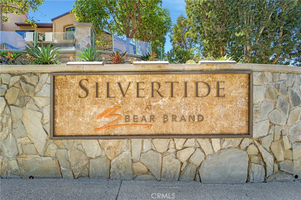 9 Sunbridge Place Dana Point, CA 92629 - Photo 20 of 21 a street sign with a building in the background