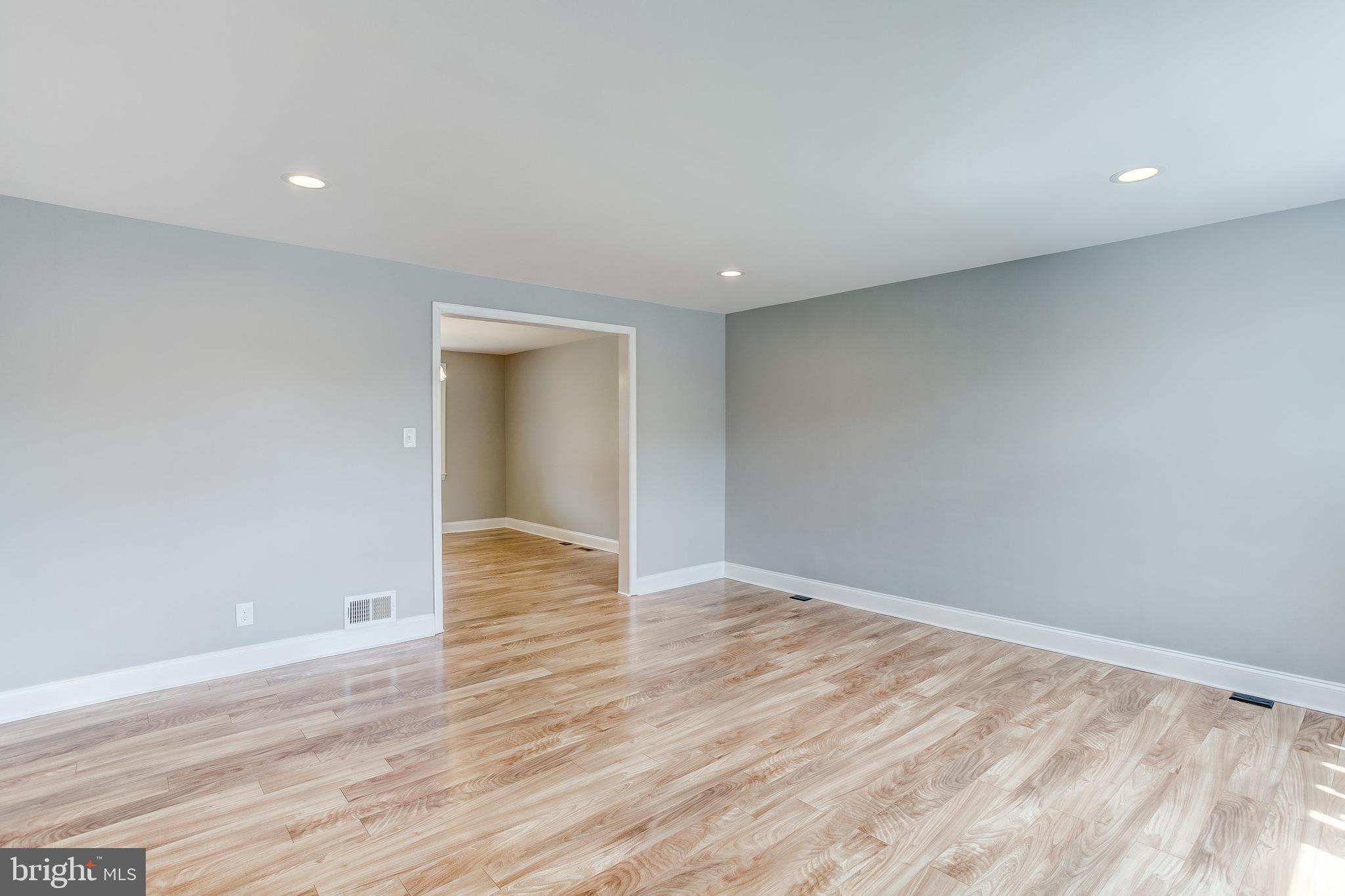 1004 Reverdy Road Baltimore, MD 21212 - Photo 3 of 31