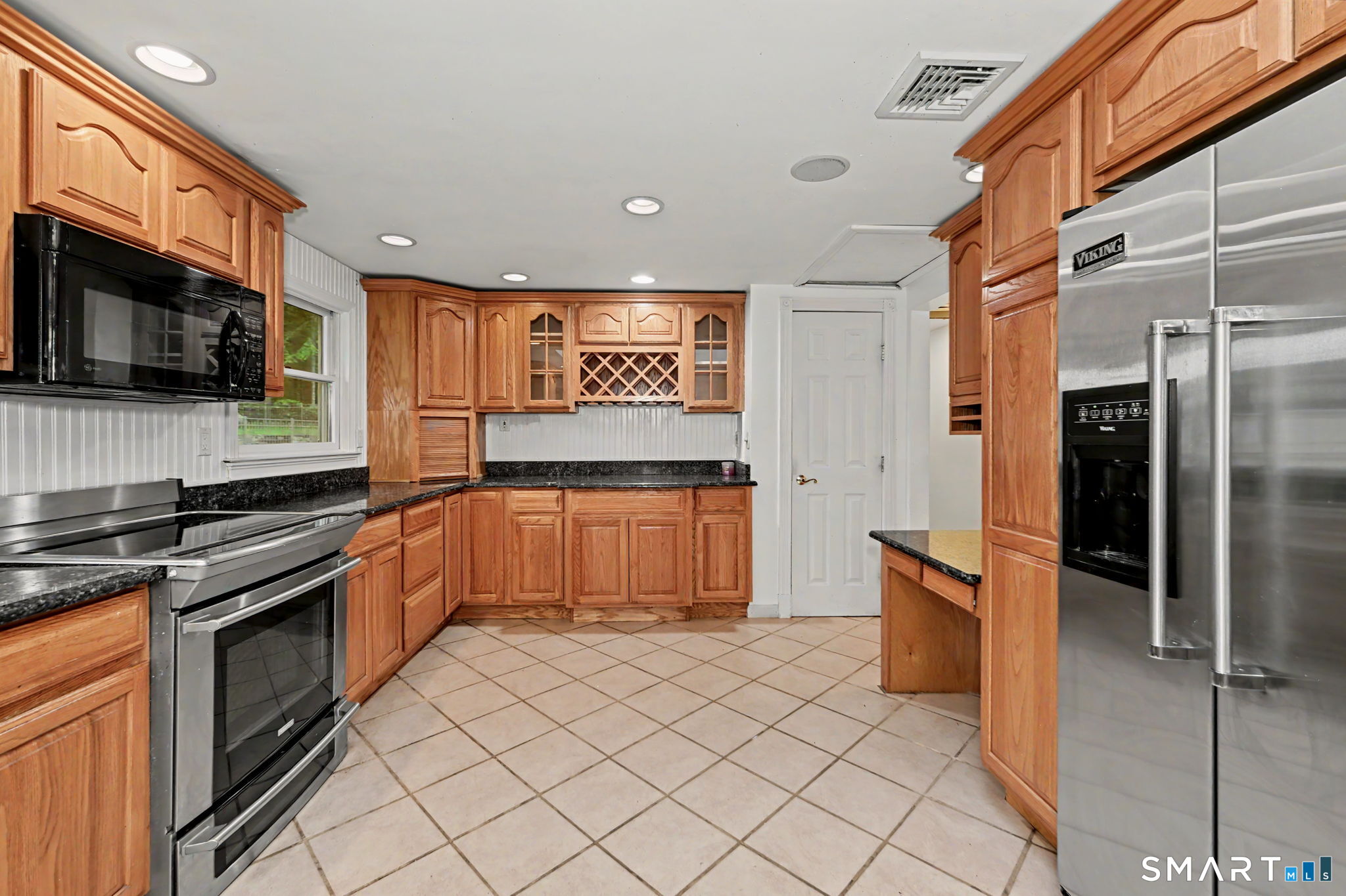42 Blueberry Hill Road Weston, CT 06883 - Photo 5 of 18