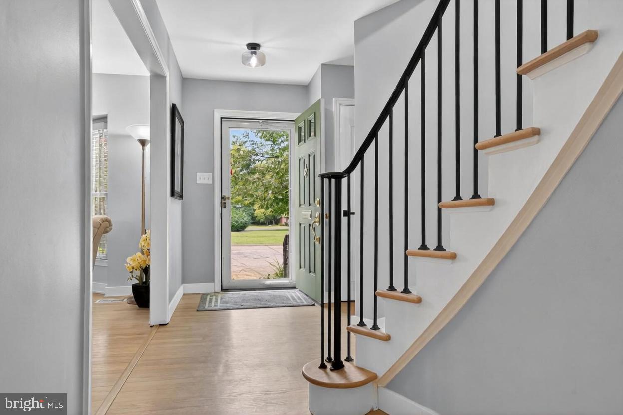 8532 Lakinhurst Lane Springfield, VA 22152 - Photo 24 of 62