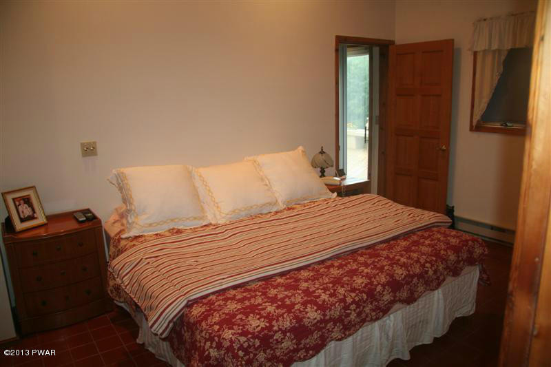 263 Lake Quinn Road Waymart, PA 18472 - Photo 14 of 50