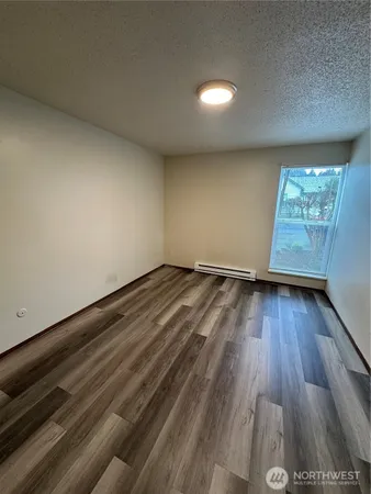 $1,560 | 624 West Cedar Street, Unit 9, Shelton, WA 98584