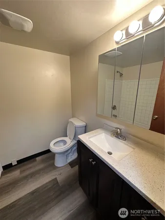 $1,560 | 624 West Cedar Street, Unit 9, Shelton, WA 98584