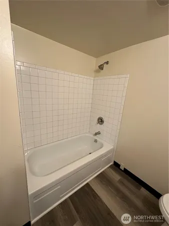 $1,560 | 624 West Cedar Street, Unit 9, Shelton, WA 98584