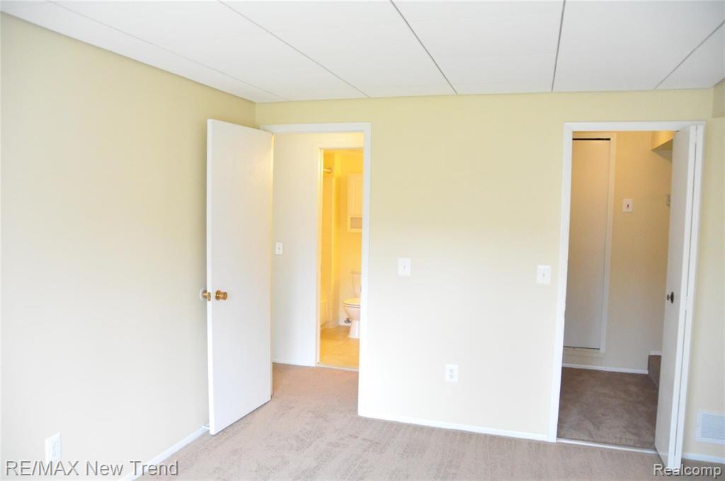30028 West Twelve Mile Road, Unit 32 Farmington, MI 48334 - Photo 12 of 16