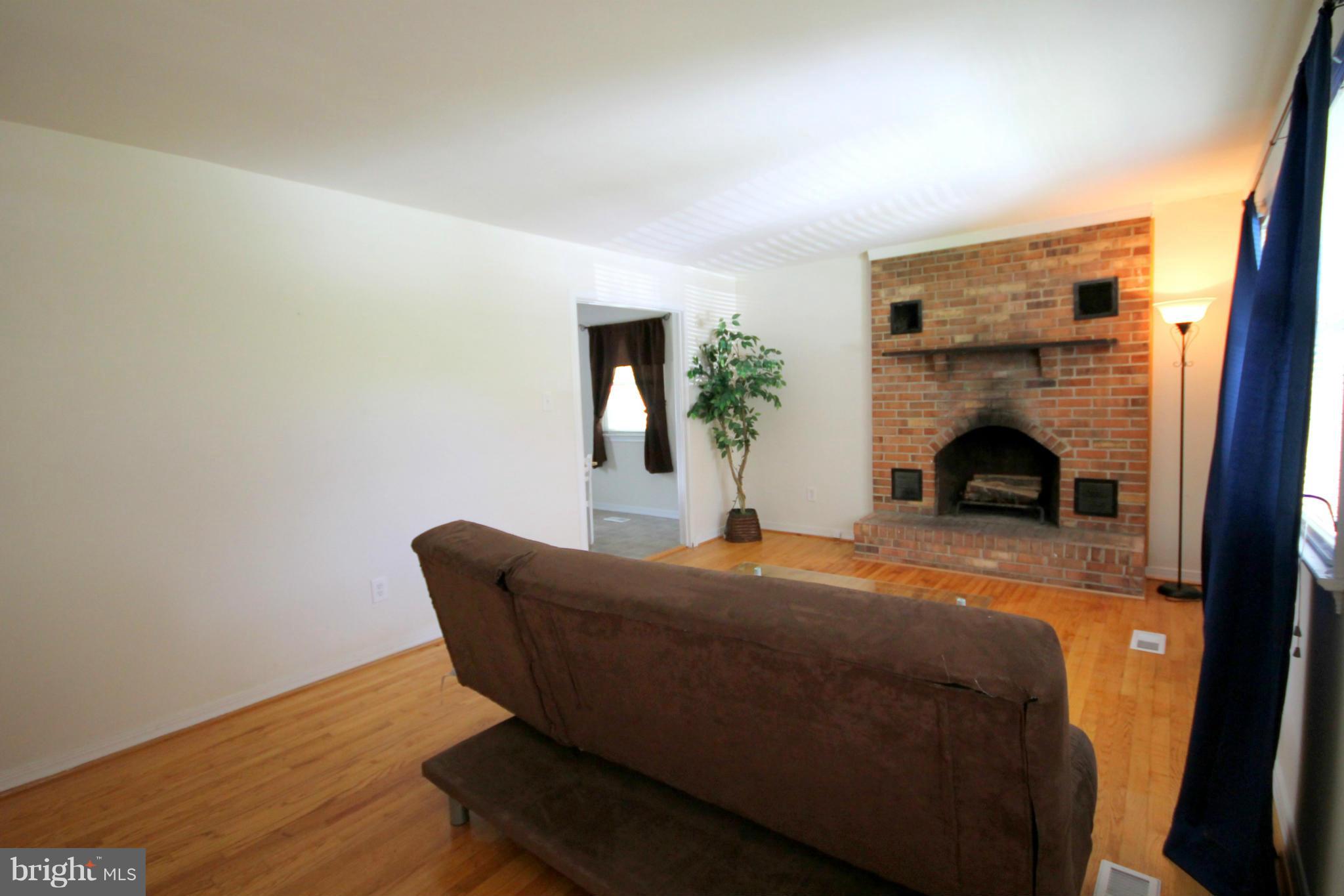 459 Chilton Road Montross, VA 22520 - Photo 11 of 25 Living Room
