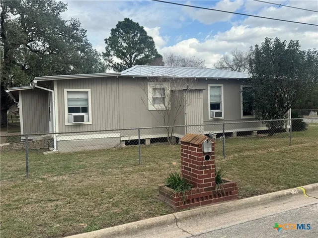 $147,500 | 312 Keller Street, Cuero, TX 77954