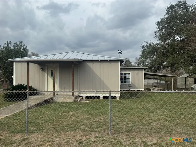 $147,500 | 312 Keller Street, Cuero, TX 77954