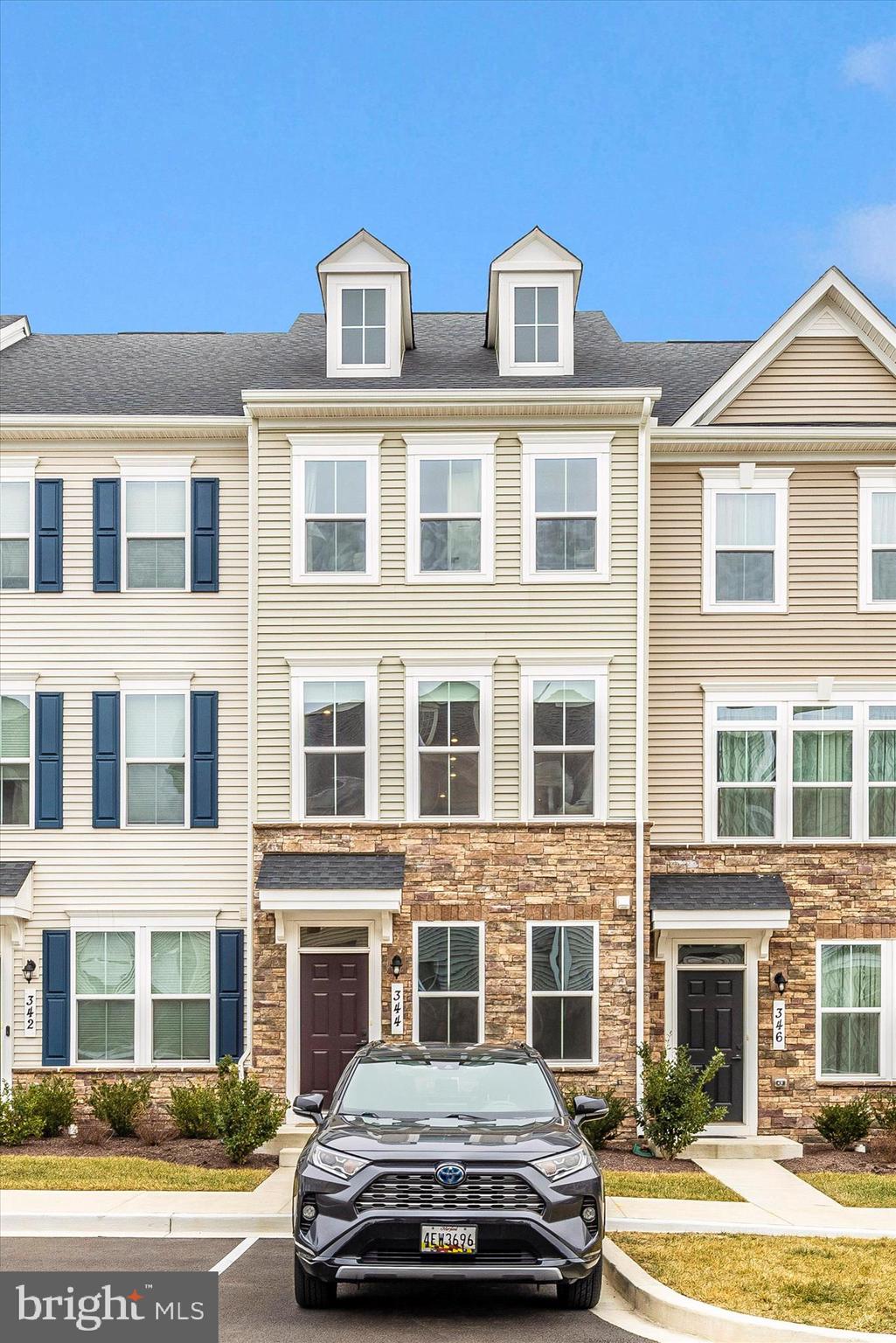 344 Patterson Park Road Frederick, MD 21703 - Photo 31 of 41 a front view of a building with lot of cars