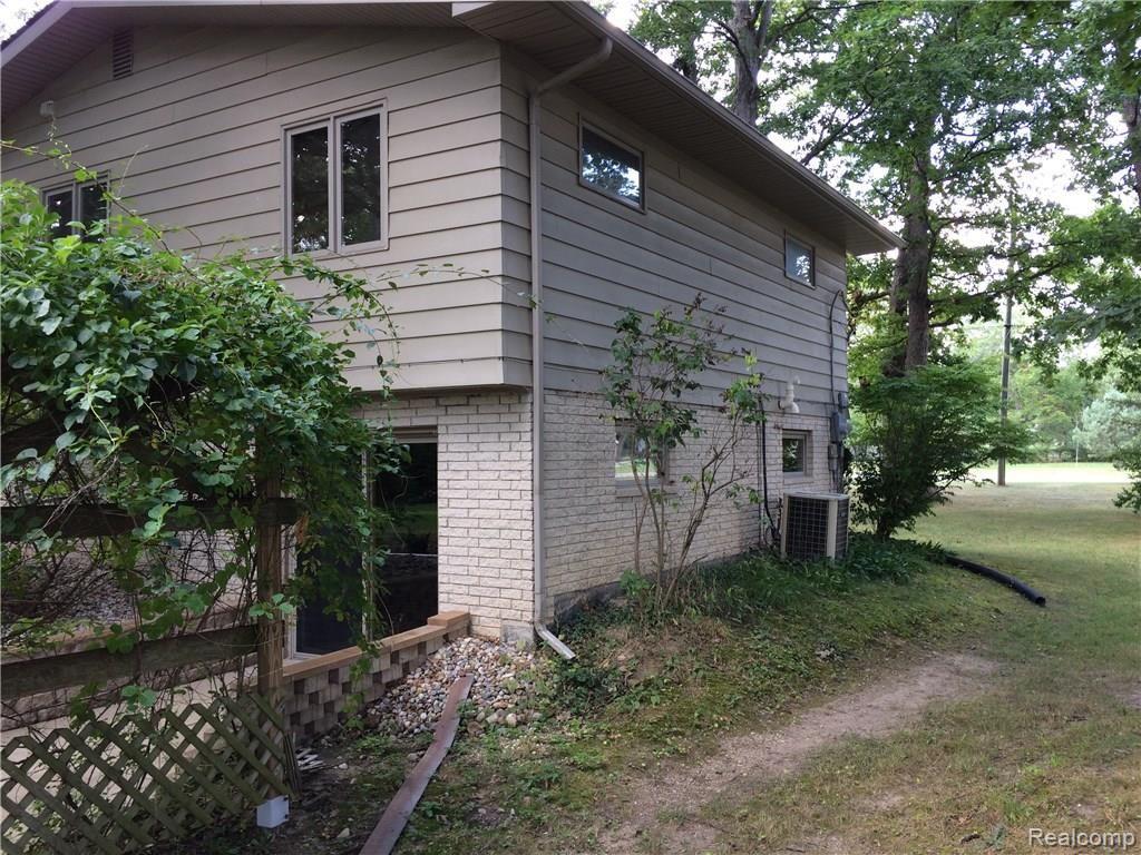 2290 Oak Grove Road Howell, MI 48855 - Photo 11 of 34 IMG_2254.JPG