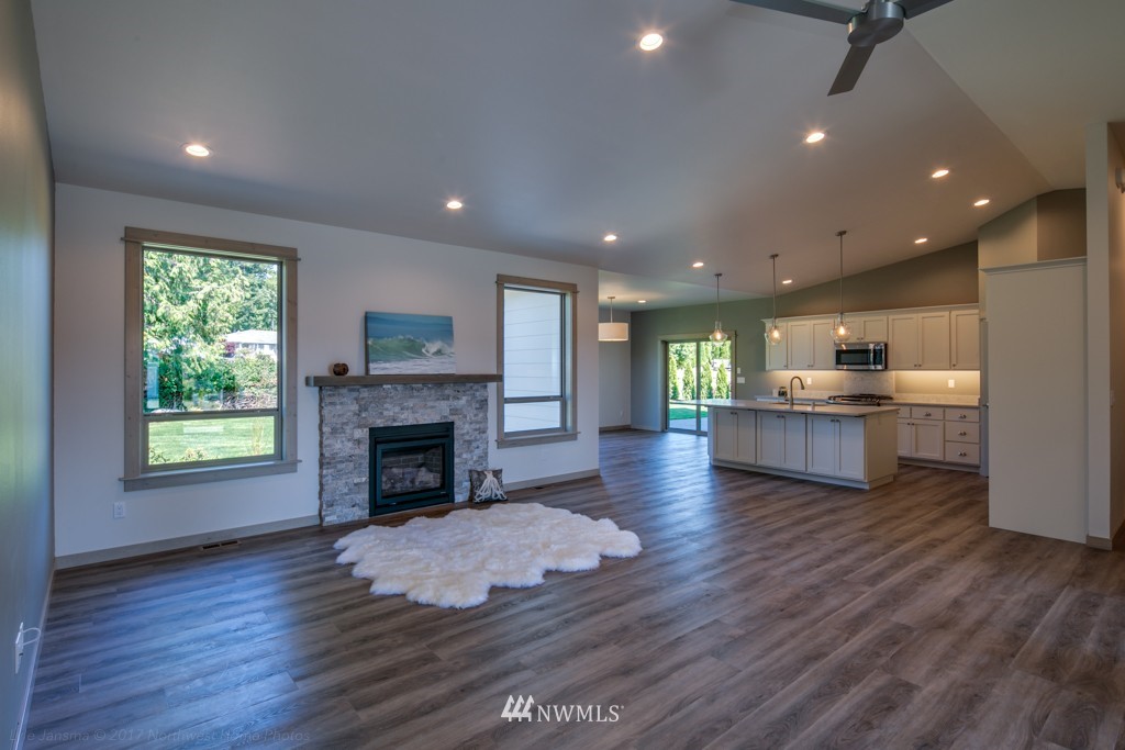 8033 Niska Road Blaine, WA 98230 - Photo 2 of 21 Gallery Image 2